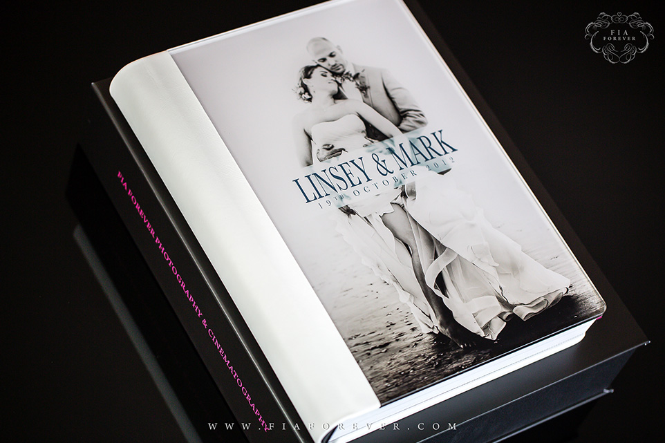Linsey & Mark's Luxe Wedding Book with Fia Forever's exclusive album case - Designed by Fia Forever Wedding Photography - Made by Graphistudio, Italy