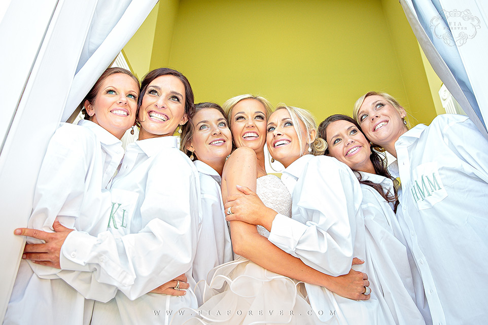 Bridesmaids-and-bride-portrait-photo-by-wedding-photographers-charleston-sc-Fia-Forever