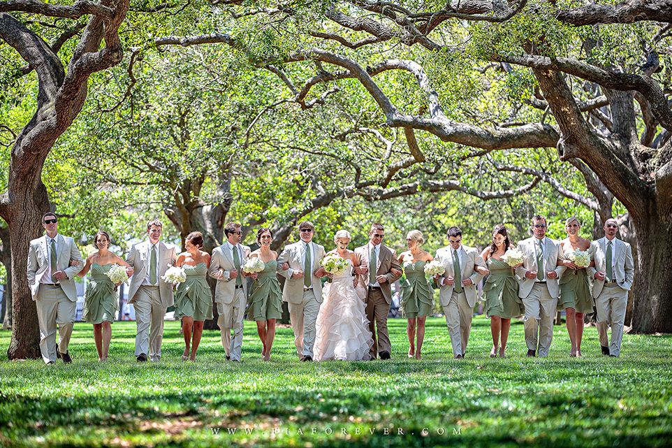 Wedding-Party-Portrait-at-The-Battery-Park-in-Charleston-photo-by-wedding-photographers-charleston-sc-Fia-Forever