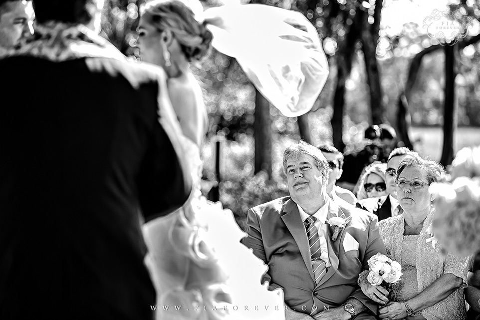 Creek-Club-Ion-Wedding-Ceremony-Parents-Watching-photo-by-wedding-photographers-charleston-sc-Fia-Forever