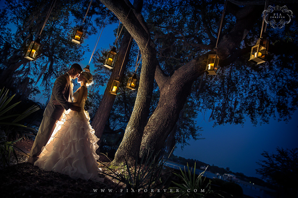 Bride-and-Groom-Portraits-at-Sunset-in-Charleston-SC-photo-by-wedding-photographers-charleston-sc-Fia-Forever