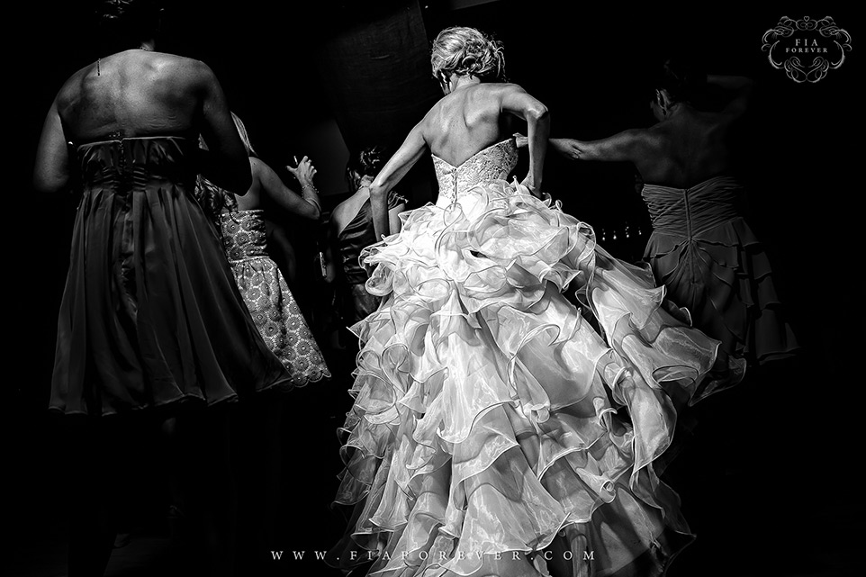 Reception-and-Dancing-photo-by-wedding-photographers-charleston-sc-Fia-Forever
