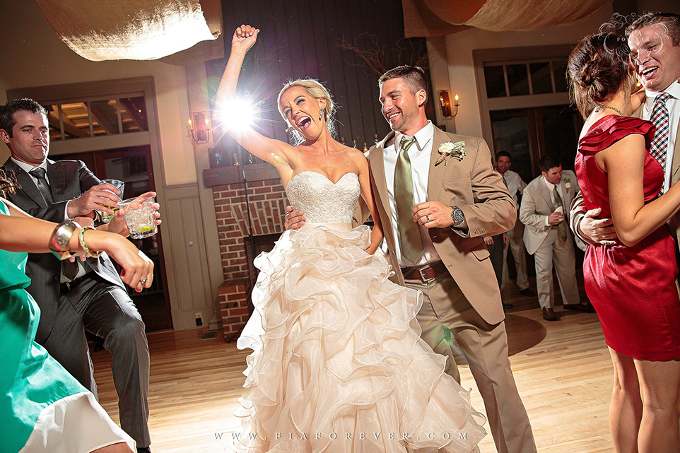 Reception-and-Dancing-photo-by-wedding-photographers-charleston-sc-Fia-Forever
